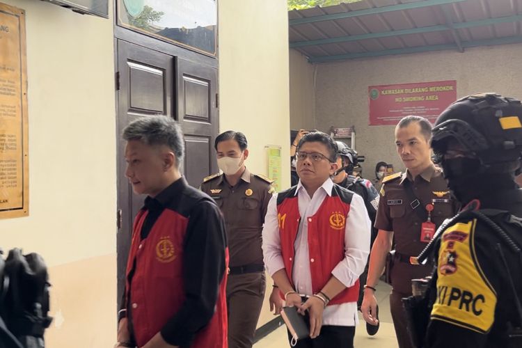 Mantan Kepala Divisi Profesi dan Pengamanan (Kadiv Propam) Polri, Ferdy Sambo tiba di Pengadilan Negeri (PN) Jakarta Selatan, Selasa (17/1/2023) pagi dengan pengawalan ketat personel Brimob.