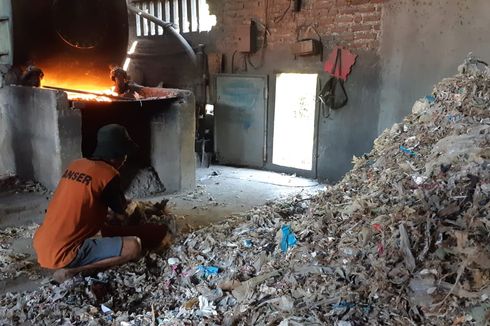 Media AS New York Times Soroti Pabrik Tahu di Indonesia yang Gunakan Plastik sebagai Bahan Bakar