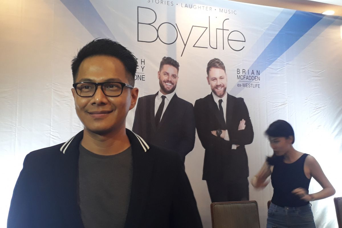 Delon diabadikan dalam jumpa pers konser Boyzlife di Hotel Sultan, Jakarta Selatan, Rabu (3/5/2017).