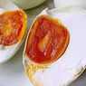 Cara Menyimpan Telur Asin, Apakah Harus Masuk Kulkas?