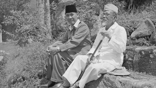 "Leiden is lijden", Memimpin Itu Menderita