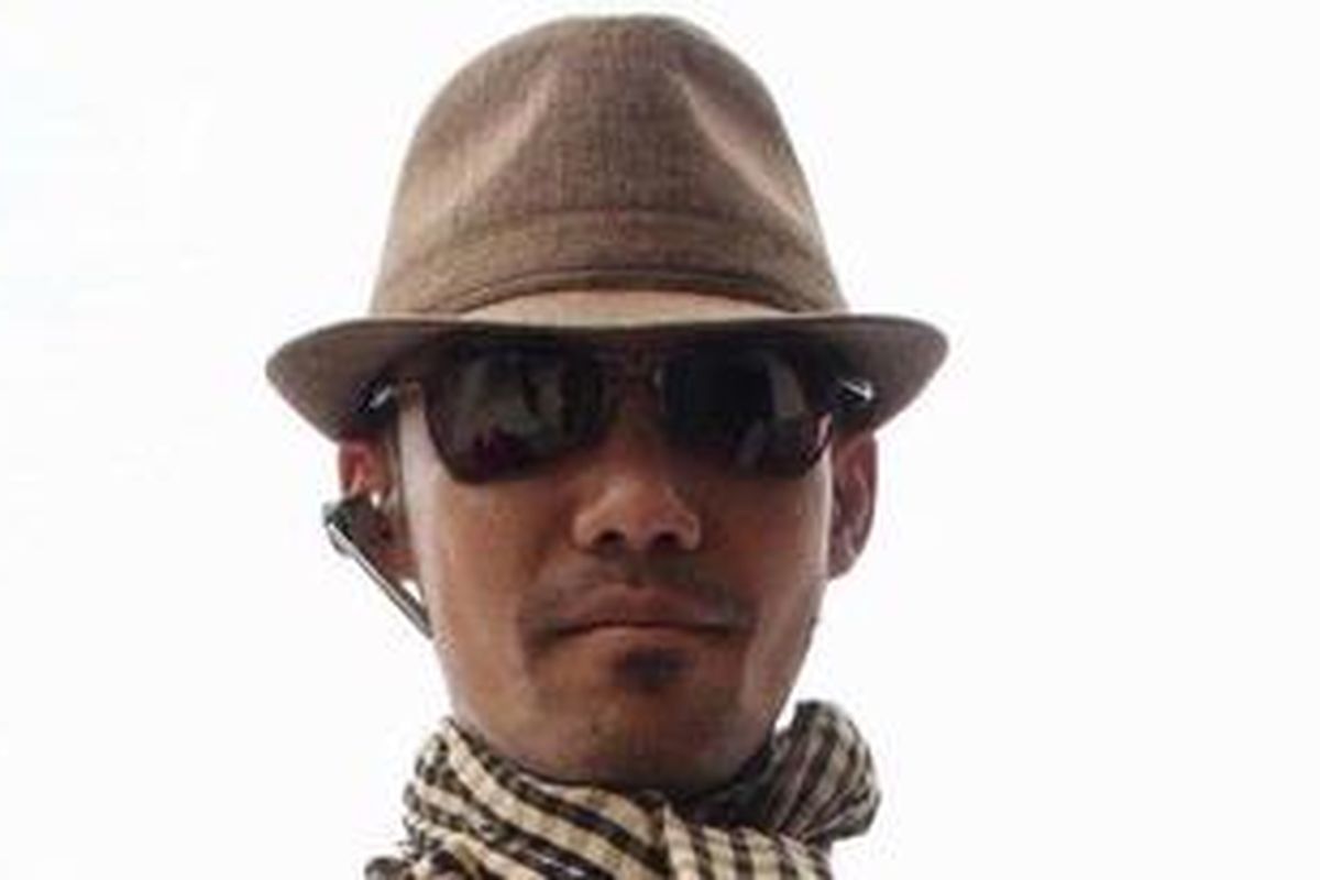 Drummer grup musik Padi, Yoyok saat menghadiri acara jalan santai bersama bertajuk End Hunger: Walk To World yang diselenggarakan United Nations World Food Programme, di Plaza Barat Senayan, Jakarta, Minggu (6/6/2010).