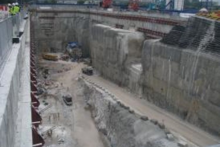 Proyek pembangunan stasiun MRT bawah tanah di Pasar Rakyat, Kuala Lumpur