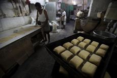 Berkunjung ke Toko Djoen, Mencicipi Rasa Khas Roti Lawas di Yogyakarta