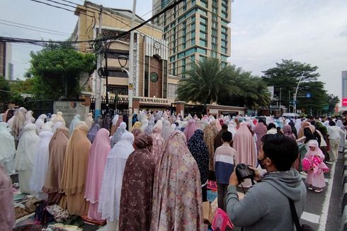 Shalat Idul Fitri di Pusat Dakwah Muhammadiyah Berlangsung Khidmat walau Sempat Turun Hujan