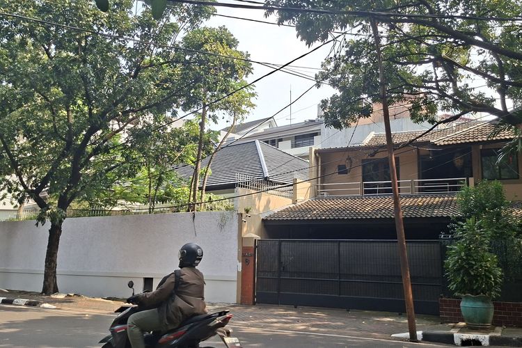 Terungkap, Siswi SMAN 6 Jakarta Tewas Setelah Motor Tersangkut Kabel PLN Saat Salip Bus