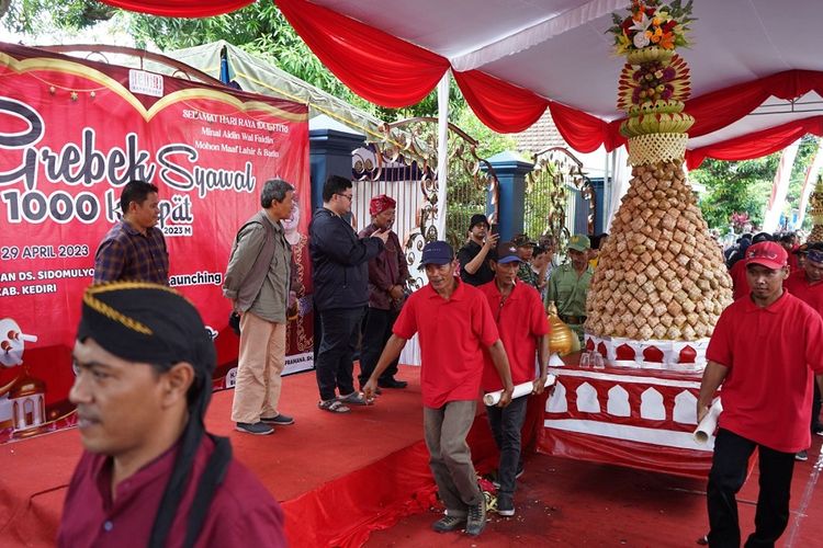 Bupati Kediri Mas Dhito saat menghadiri Grebeg Syawal dan Launching Desa Wisata Sidomulyo, Kecamatan Wates, Sabtu (29/4/2023).