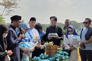 Momen Haru Hari Lahir Vidi Aldiano: Perayaan di Makam, Aksi Sosial Fans, hingga Pesan Sheila Dara