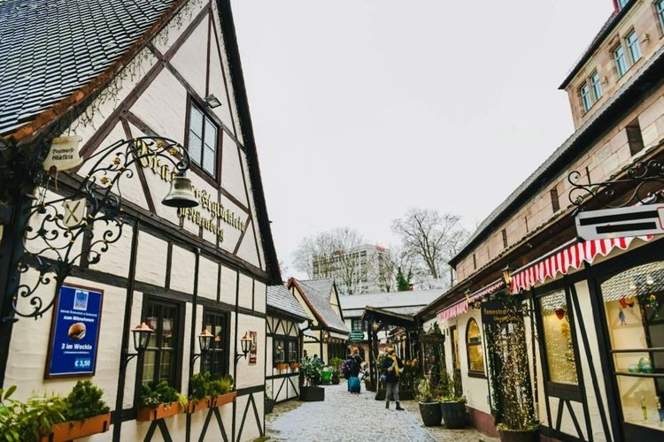 Christkindlesmarkt Nuremberg bukan hanya pasar Natal—ini adalah tradisi berusia 400 tahun yang menjadi ciri khas pengalaman perayaan di Jerman 