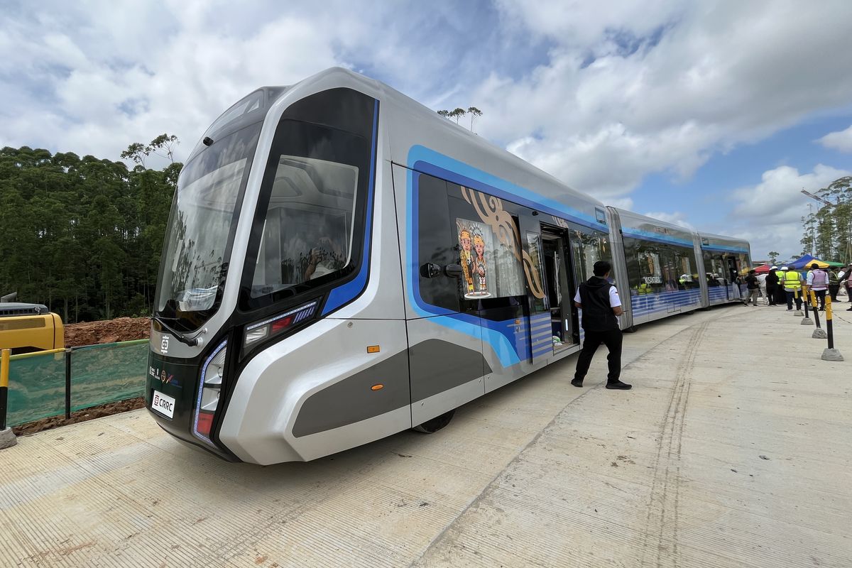 Jokowi: Bangun Kereta Otonom Lebih Murah dari MRT, LRT, dan Kereta Cepat
Angkutan