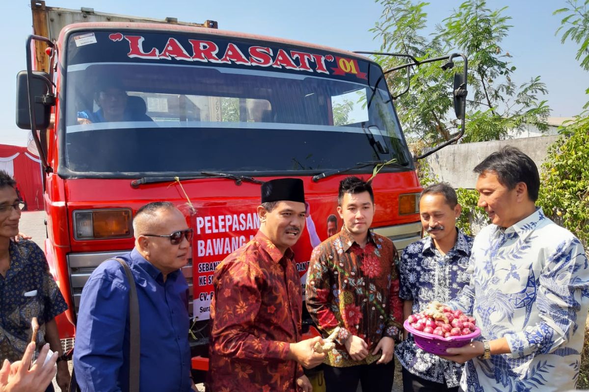 Kementerian Pertanian (Kementan) kembali melepas ekspor bawang merah ke Singapura, Malaysia, Filipina, dan Thailand sebanyak 1.000 ton. Selain itu, Kementan juga melepas ekspor jahe gajah ke Bangladesh sebanyak 500 ton di Surabaya, Selasa (16/7/2019).