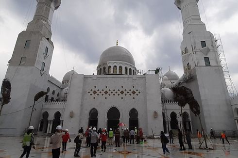 Masjid Raya Sheikh Zayed Solo Hadiah Pangeran UEA Diresmikan 17 November 
