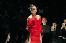 Kondisi Naura Ayu Usai Jatuh Saat Catwalk di JF3 