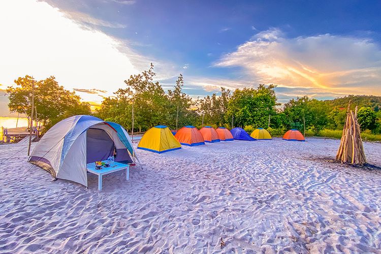 Area camping di Pantai Viovio Batam