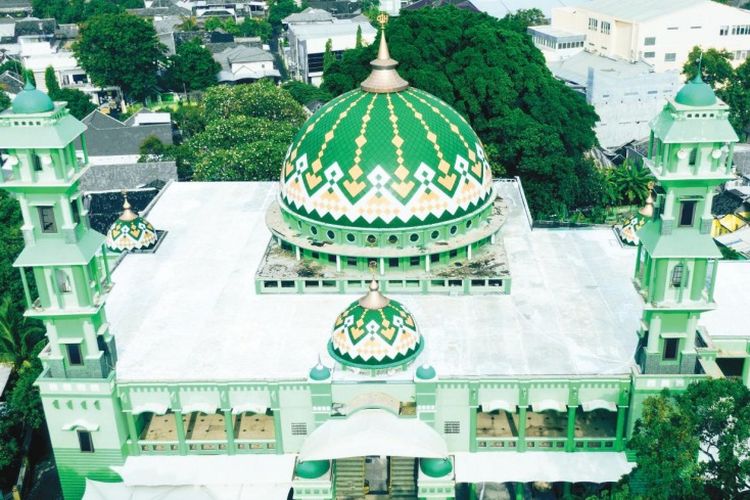 Masjid Agung Raudlatul Jannah di Probolinggo, Jawa Timur.