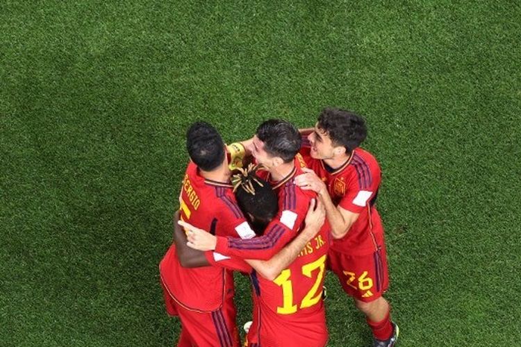 Striker Spanyol, Alvaro Morata, merayakan golnya ke gawang Jepang dalam laga penentu Grup E Piala Dunia 2022, Jumat (2/12/2022) dini hari WIB di Stadion Internasional Khalifa, Qatar. Artikel ini berisi prediksi Maroko vs Spanyol dalam babak 16 besar Piala Dunia 2022.