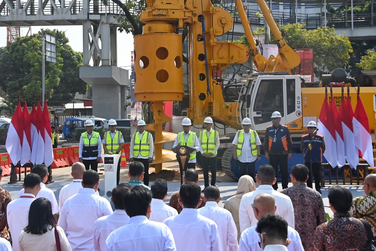 Groundbreaking pembangunan LRT Jakarta Fase 1B Velodrome-Manggarai pada Senin (30/10/2023).