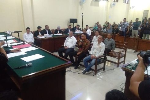 Bupati Nonaktif Lampung Utara Berkelit Saat Beri Kesaksian Kasus Suap Fee Proyek