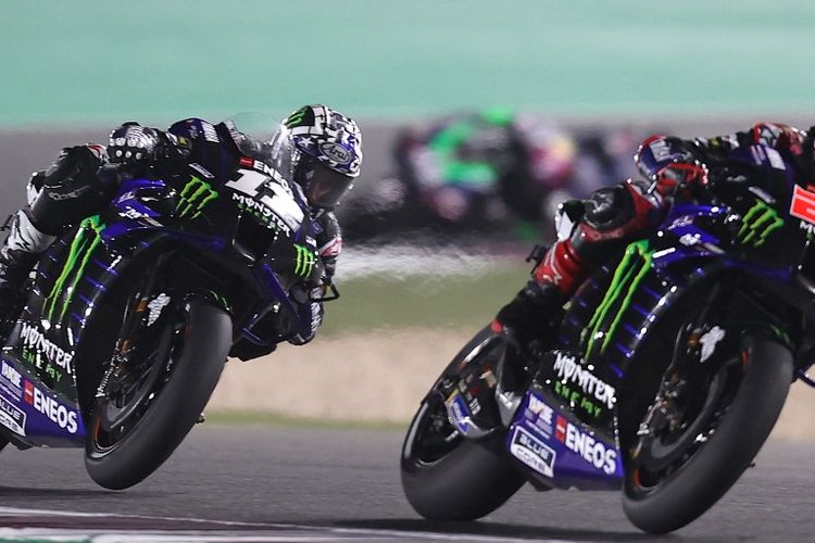 Dua pebalap tim Monster Energy Yamaha, Maverick Vinales (kiri) dan Fabio Quartararo (kanan). 