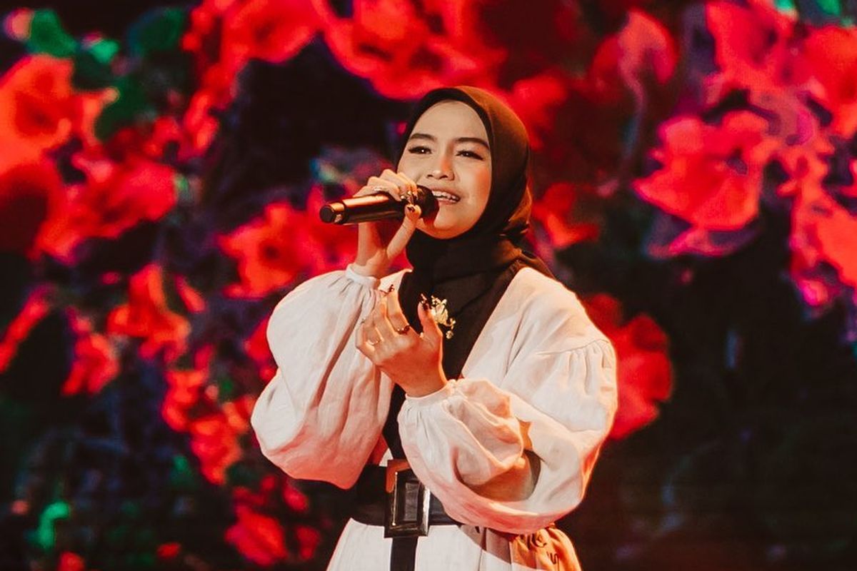 Salma Salsabil di babak grand final Indonesian Idol musim XII, Senin (15/5/2023).