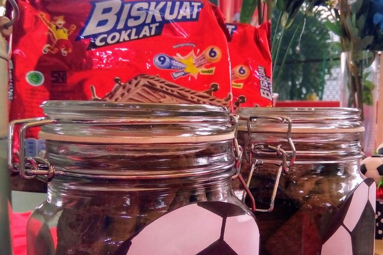 Produk biskuit Biskuat Coklat. Mondelez Indonesia yang memproduksi Biskuat menggelar Biskuat Academy 2019 mulai Agustus 2019. 

Sementara, babak final Biskuat Academy 2019 mulai Sabtu (11/1/2020) sampai dengan Minggu (12/1/2020) dilaksanakan di Stadion Sepak Bola GOR Sumantri Brodjonegoro, Jakarta.
