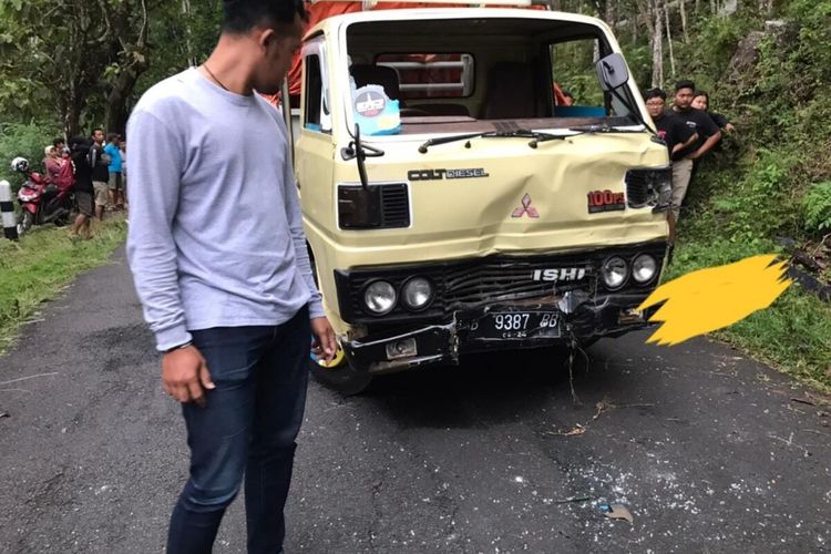 Truk yang mengalami kecelakaan di jalan Wonosari - Panggang, Minggu (26/7/2023)