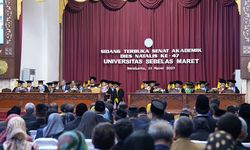 Dies Natalis Ke-47, UNS Beri Penghargaan kepada Direktur Pelindo