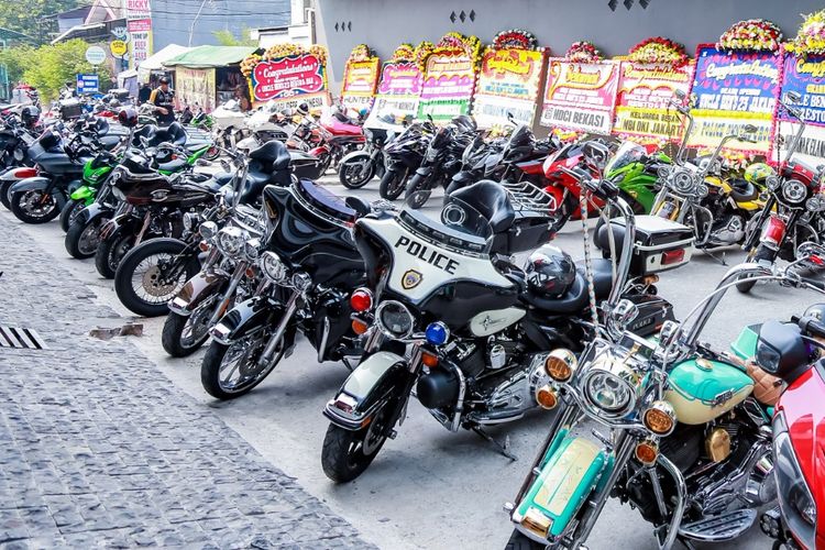 Deretan motor gede (moge) dari berbagai merek memadati acara pembukaan Ben's 23 Jakarta