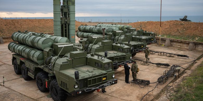 Sistem pertahanan anti-serangan udara bikinan Rusia, S-400.