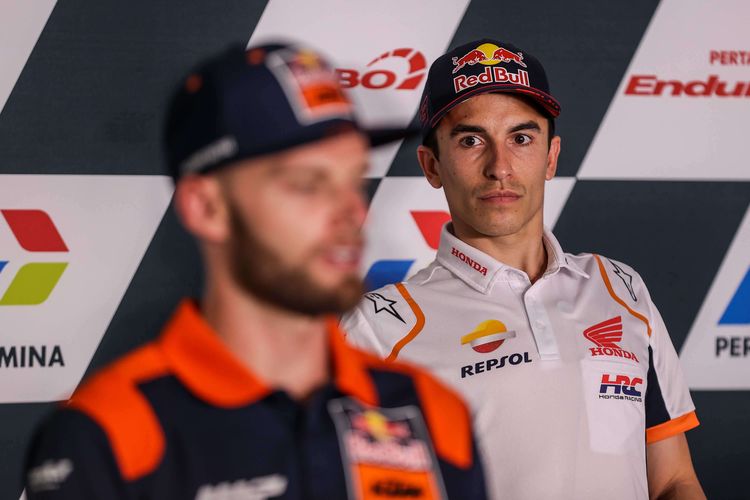 Pebalap MotoGP Honda, Marc Marquez saat konferensi pers menjelang dimulainya rangkaian MotoGP Mandalika 2022 di Sirkuit Internasional Jalan Raya Pertamina Mandalika di Kuta, Pujut, Lombok Tengah, Nusa Tenggara Barat, Kamis (17/3/2022).