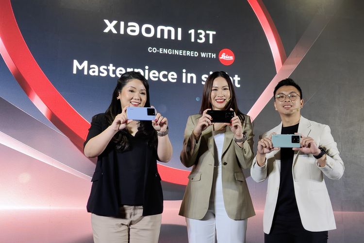 Kiri ke kanan: Director Marketing Communications Xiaomi Indonesia, Stephanie Sicilia; Director Marketing Xiaomi Indonesia, Vanessa Tan; Product Manager Xiaomi Indonesia, Calvin Nobel, dalam acara peluncuran Xiaomi 13T di Jakarta Selatan, Selasa (3/10/2023)
