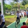 Senyum Lebar Anies Jajal Jalur Sepeda di Taman Semanggi