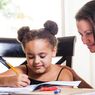 Belajar dari Rumah, Ini 10 Tips Penting saat Membantu Anak Mengerjakan PR