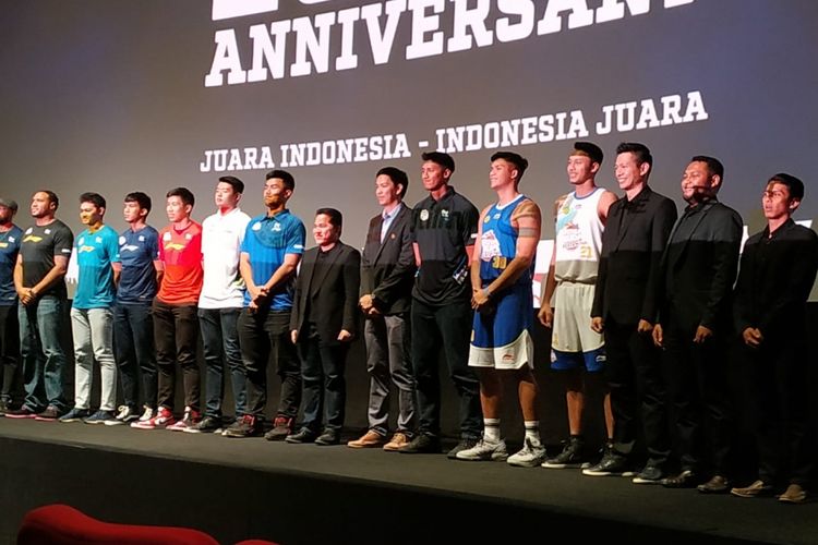 Para pemain dan pelatih Satria Muda Pertamina menghadiri pemutaran film dokumenter klub serta perkenalan jersey baru, di Epicentrum XXI, Epiwalk, Kuningan, Jakarta, Rabu (14/11/2018).