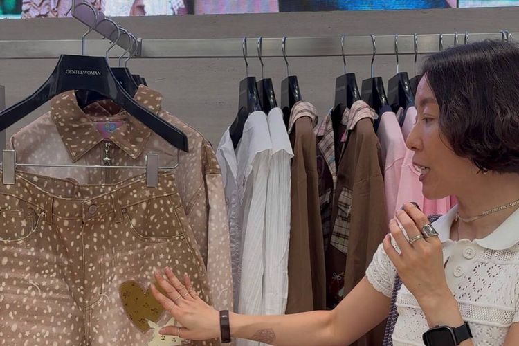 Cara Tampil Stylish dengan Outfit Bermotif Ramai, Ini Tips Padu Padan ala Stylist