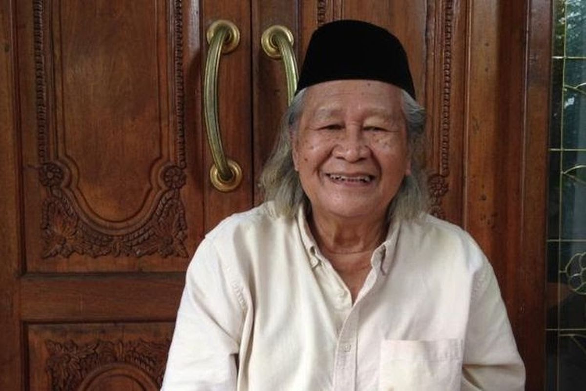 Budayawan Betawi Ridwan Saidi saat ditemui di kediamannya, Bintaro, Jakarta Selatan, Jumat (12/2/2016) siang.