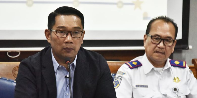 Gubernur Jawa Barat (Jabar) Ridwan Kamil dalam acara ekspose terkait Kunjungan Dinas Luar Negeri (KDLN) ke Inggris dan Swedia di kantor Harian Umum Pikiran Rakyat, Kamis (1/8/2019).
