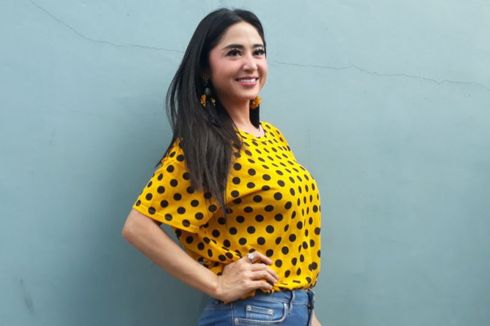 Dewi Perssik Tunda Punya Anak karena Ragu terhadap Suami