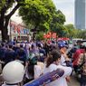 Massa Nasdem dan PDI-P Bertemu di KPU, Mars Partai Nasdem Beradu dengan Lagu Soekarno