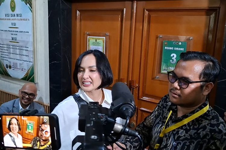 Sara Wijayanto Hadiri Sidang Perdana Cerai dengan Demian Aditya 