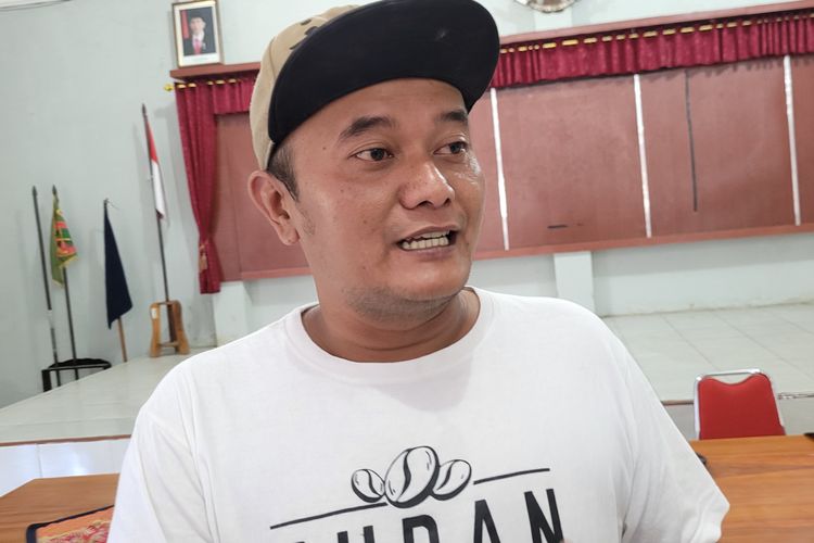 Ketua panitia Hari Prima di kantor Desa Banteran, Kecamatan Wangon, Kabupaten Banyumas, Jawa Tengah, Rabu (26/7/2023).