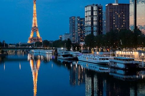 Gara-gara Konflik Rusia-Ukraina, Menara Eiffel Akan Lebih Gelap Saat Malam