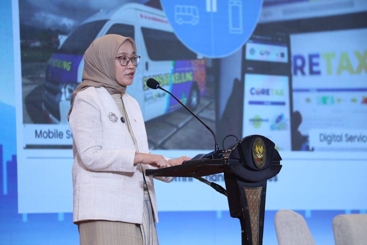 Menteri Pendayagunaan Aparatur Negara dan Reformasi Birokrasi (PANRB) Rini Widyantini dalam kegiatan Government at a Glance Southeast Asia 2025 di jakarta, Kamis (11/12/2025).