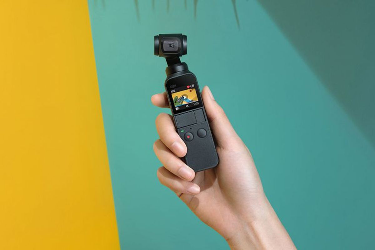 DJI merilisi Osmo Pocket, kamera gimbal berukuran ringkas yang bisa masuk dalam saku celana. 