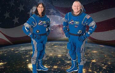 Kru pesawat Boeing Starliner Sunita Williams dan Barry Wilmore {NASA Kennedy Space Center / NASA/JSC}.