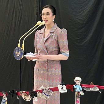 Menteri Pariwisata, Widiyanti Putri Wardhana dalam pembukaan instalasi GAYA Archive di Senayan City, Jakarta Pusat, pada Jumat (19/9/2025),