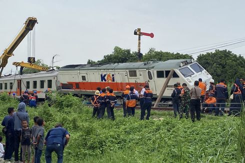 4 Perjalanan KA Dialihkan dan 1 Dibatalkan akibat Kereta Anjlok di Sidoarjo