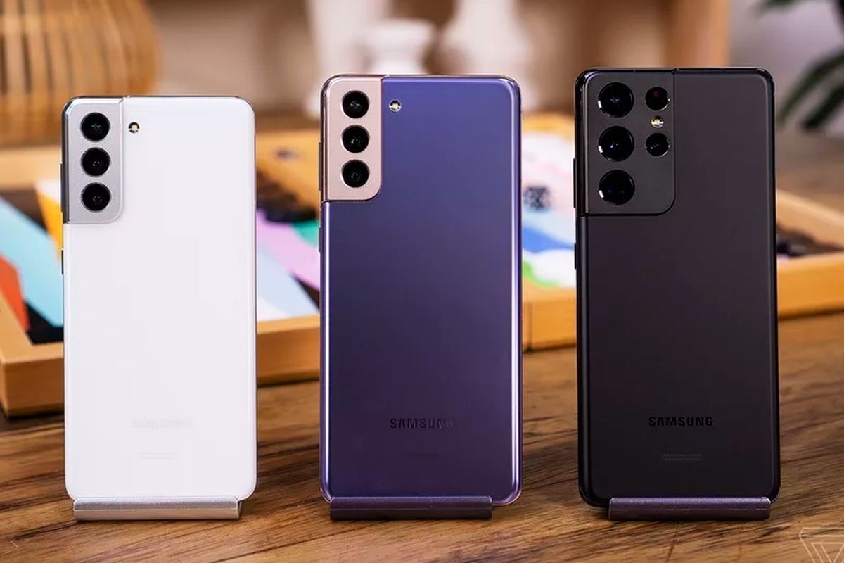 Ilustrasi HP Samsung yang tidak bisa update Android 16, salah satunya Galaxy S21 series.