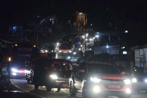 H-3 Lebaran, Arus Mudik di Nagreg Bandung Padat hingga Malam Hari