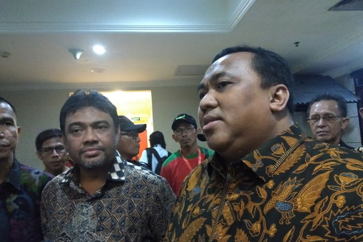 Presiden KSPI Said Iqbal (Kiri) dan Presiden KSPSI Andi Gandi Nena Wea (Kanan) di Hotel Grand Cempaka, Jakarta Pusat, Selasa (11/2/2020).